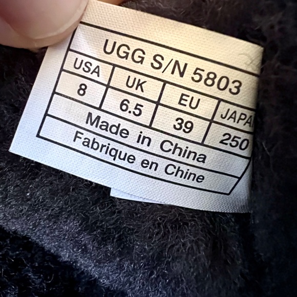 UGG Bailey Button Boots in Chocolate Suede - US 8 - Picture 9 of 11